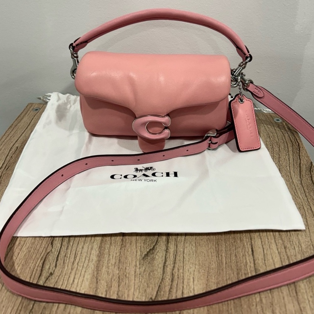 🎀 Authentic Coach Pillow Tabby 18 🎀